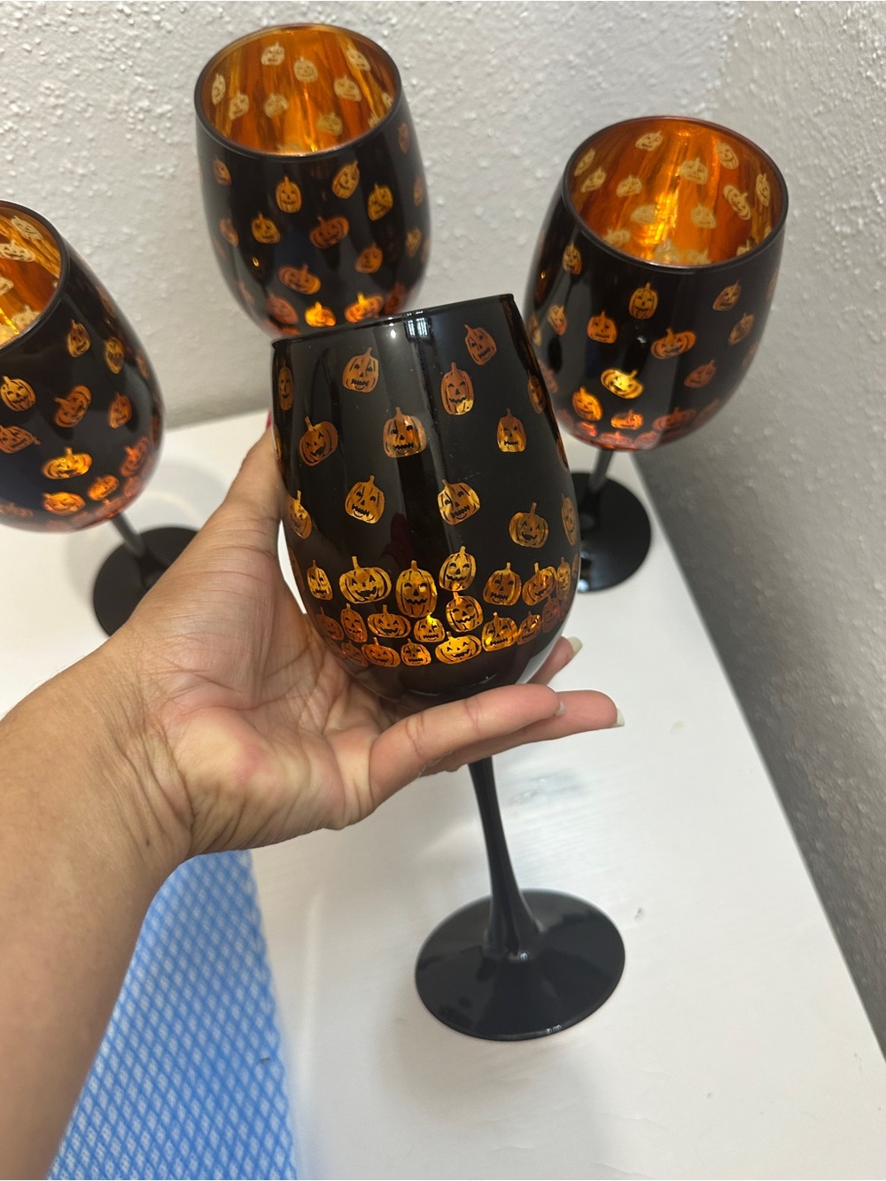 Set 4 Halloween Pumpkin Wine Glass - Black and Orange Stemware